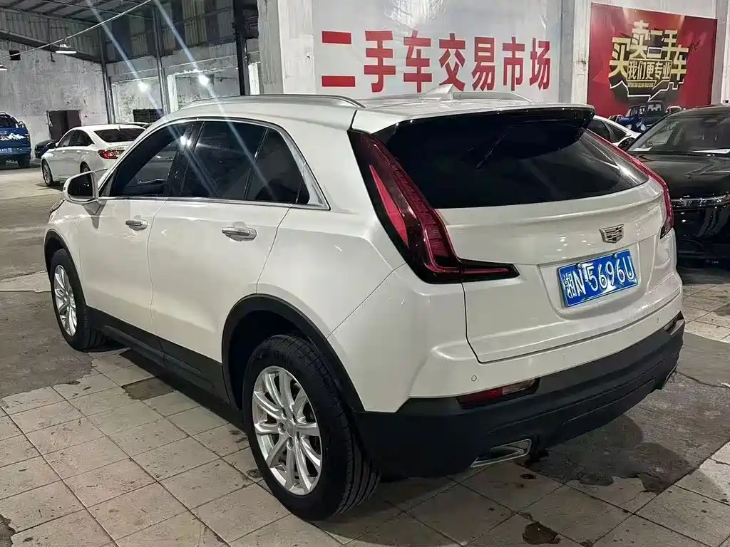 Cadillac XT4 — фото 8