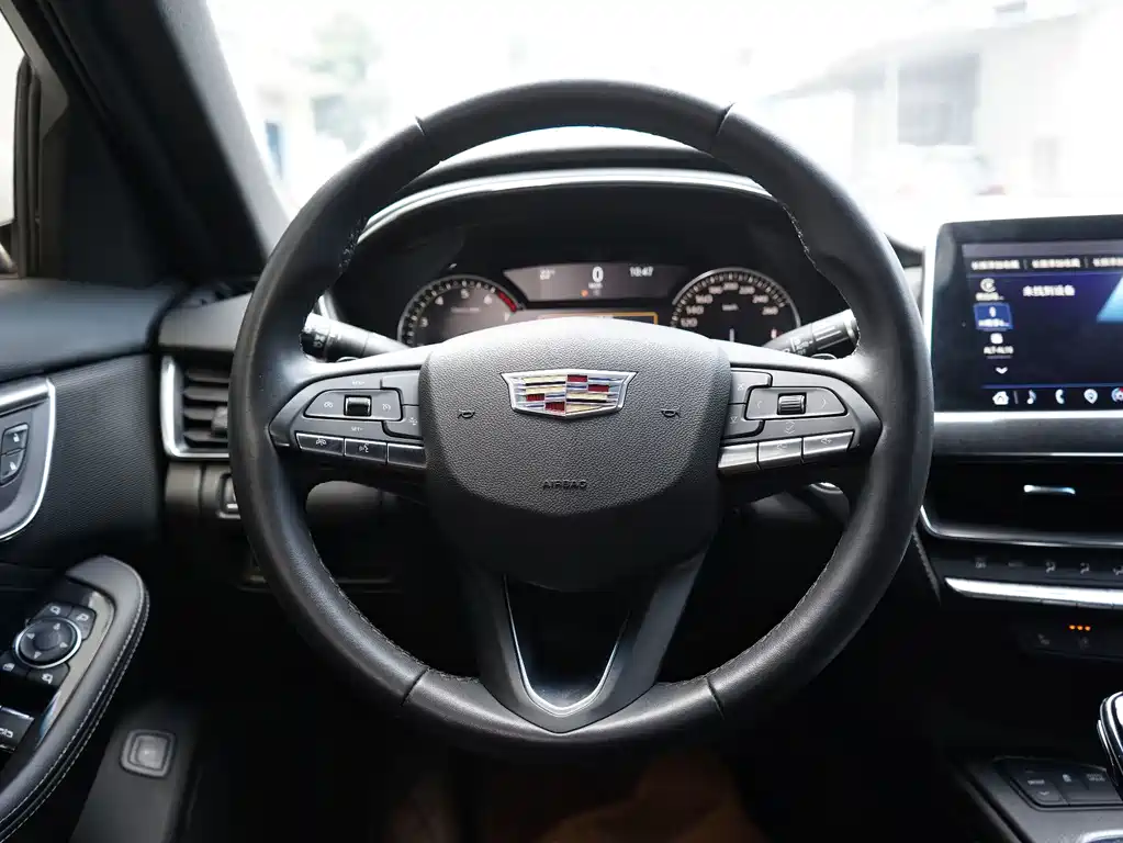 Cadillac CT5 — фото 7