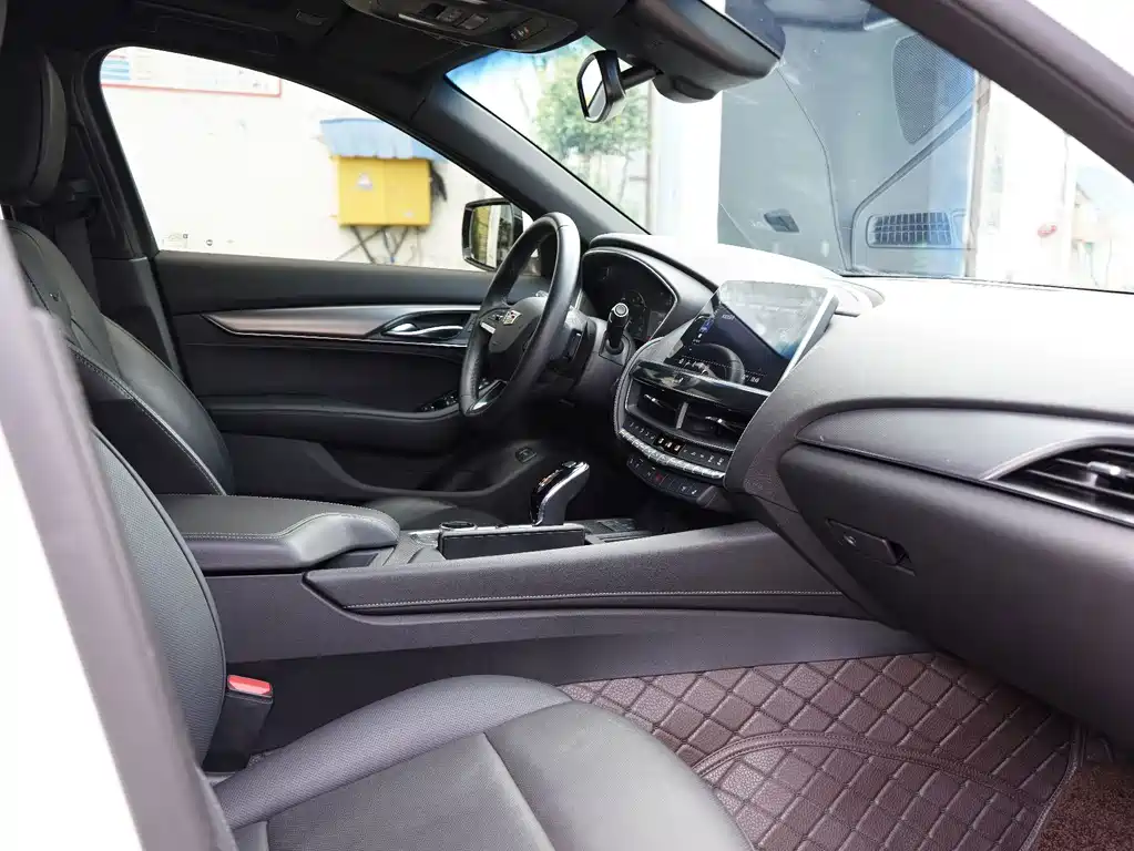 Cadillac CT5 — фото 10