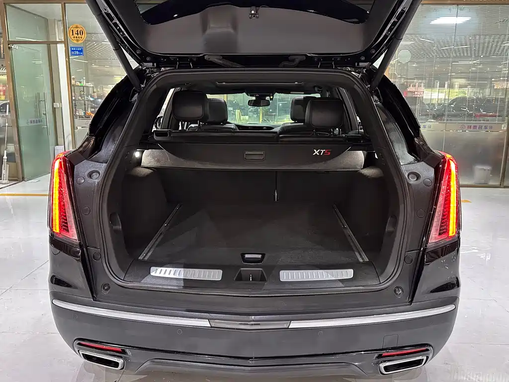 Cadillac XT5 — фото 14