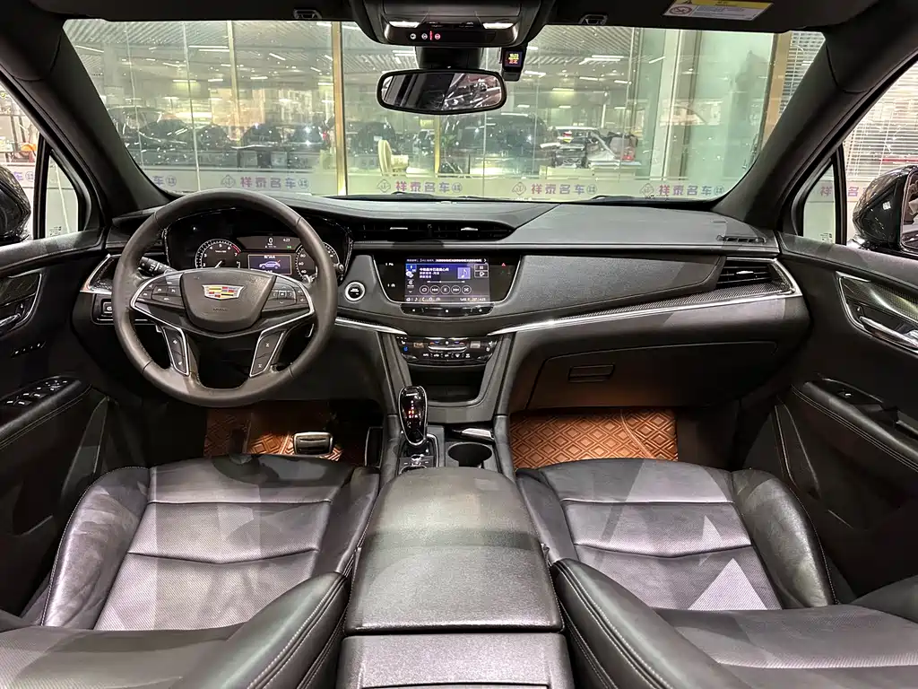 Cadillac XT5 — фото 9