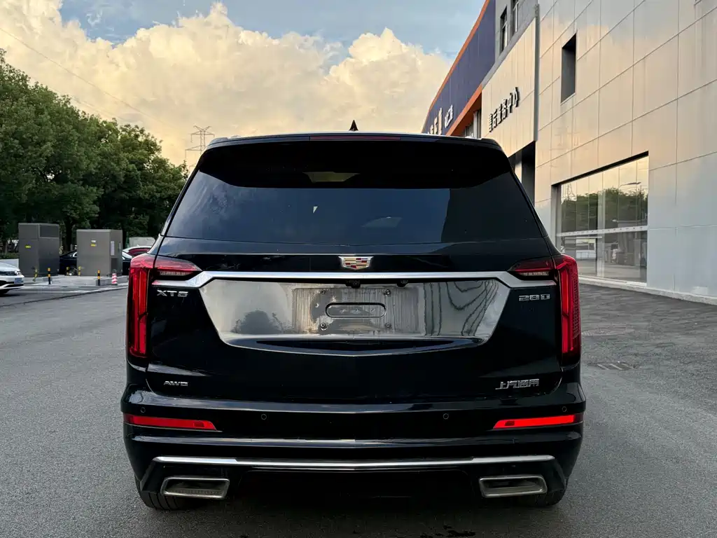 Cadillac XT6 — фото 11