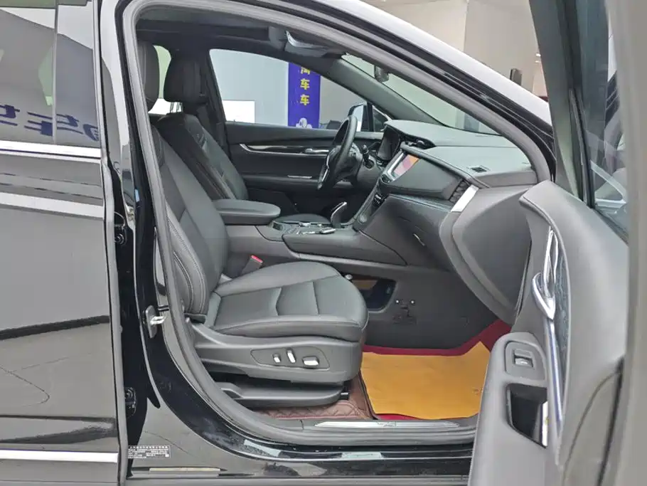 Cadillac XT5 — фото 8