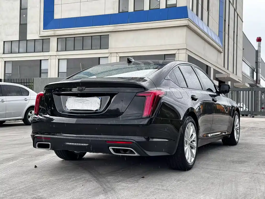 Cadillac CT5 — фото 7
