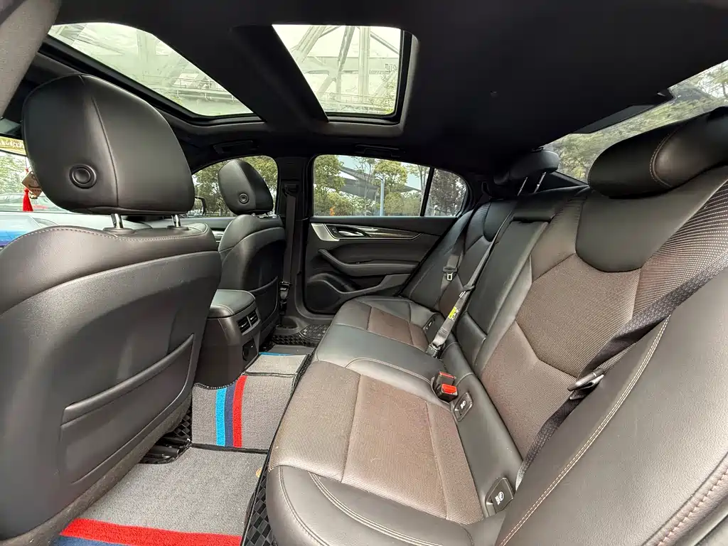 Cadillac CT5 — фото 11