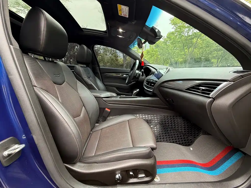 Cadillac CT5 — фото 18