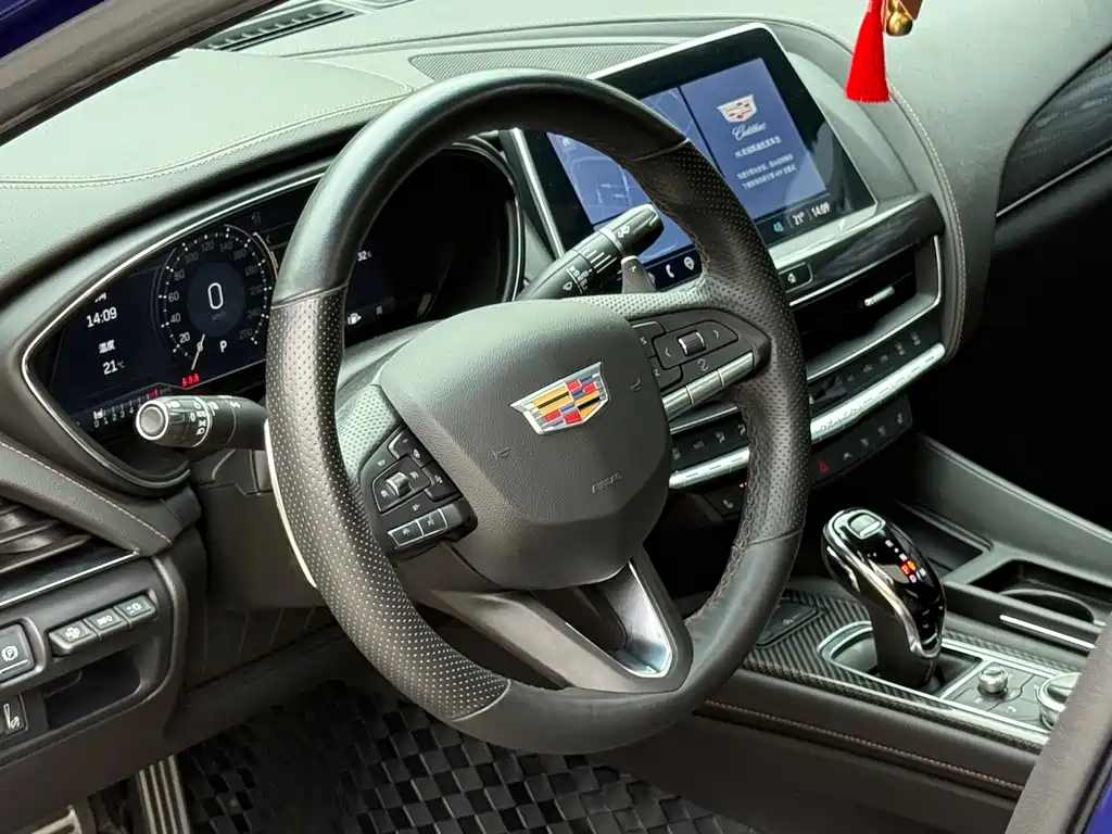Cadillac CT5 — фото 9