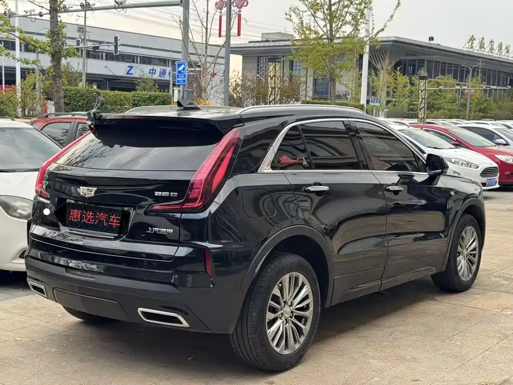 Cadillac XT4 — фото 7