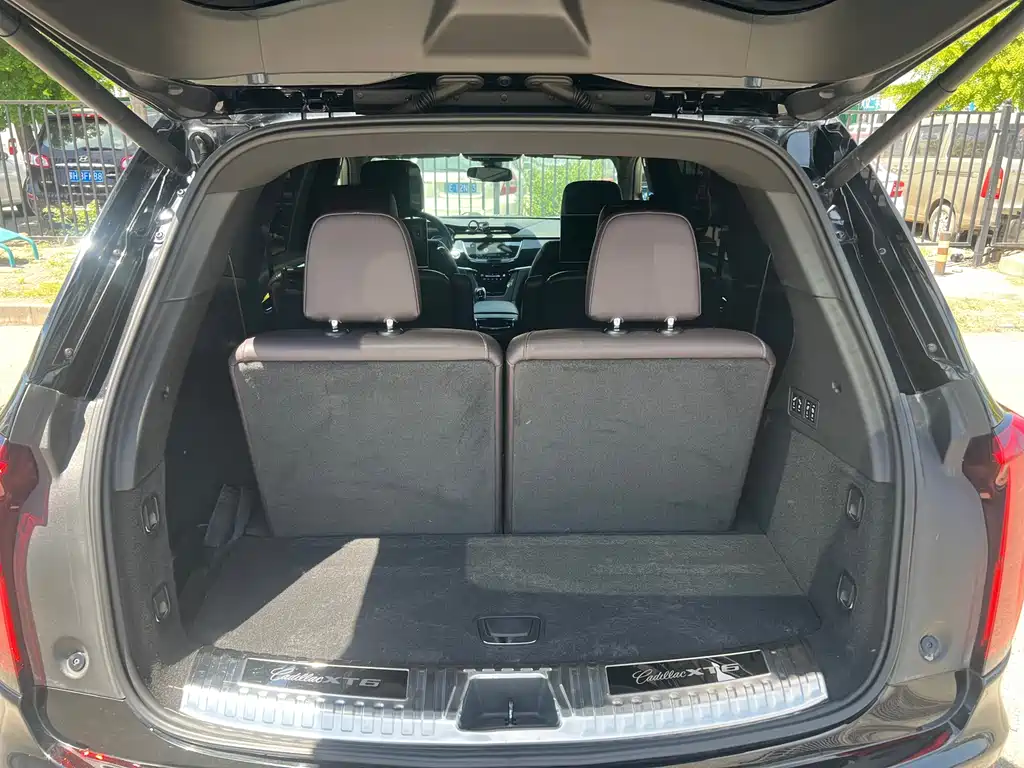 Cadillac XT6 — фото 13