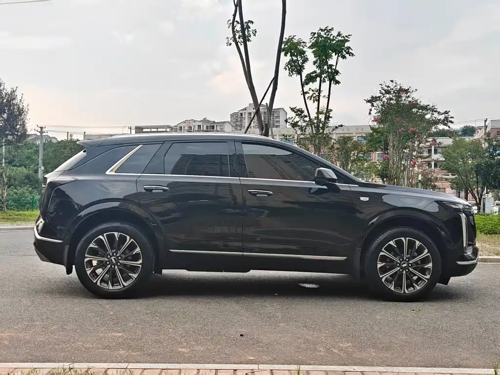 Cadillac XT5 — фото 14