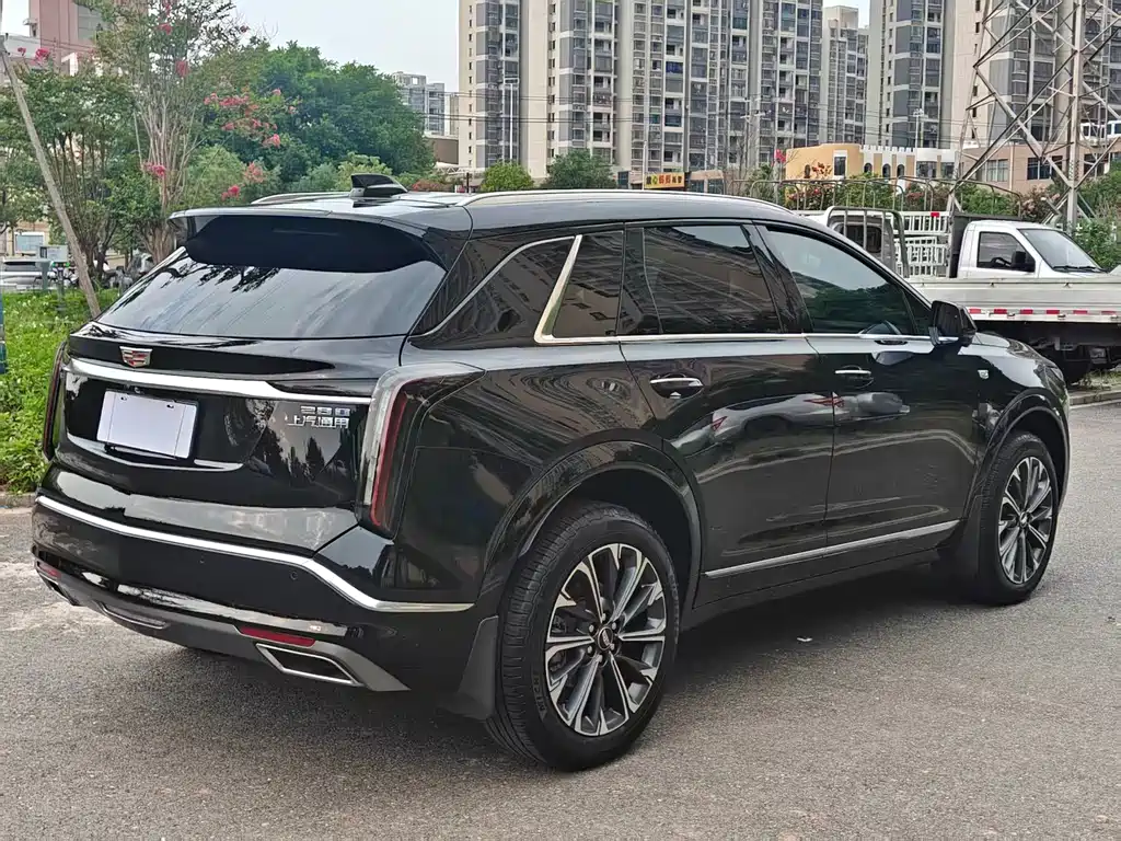 Cadillac XT5 — фото 8