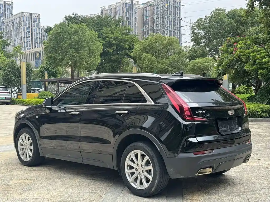 Cadillac XT4 — фото 9