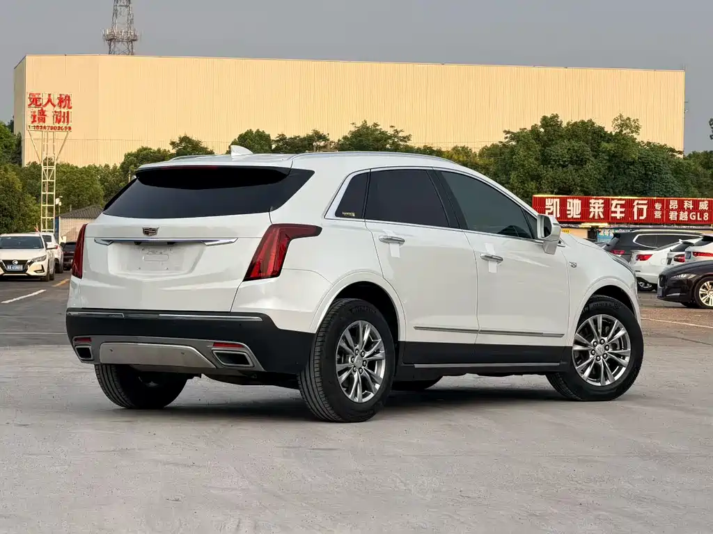 Cadillac XT5 — фото 7