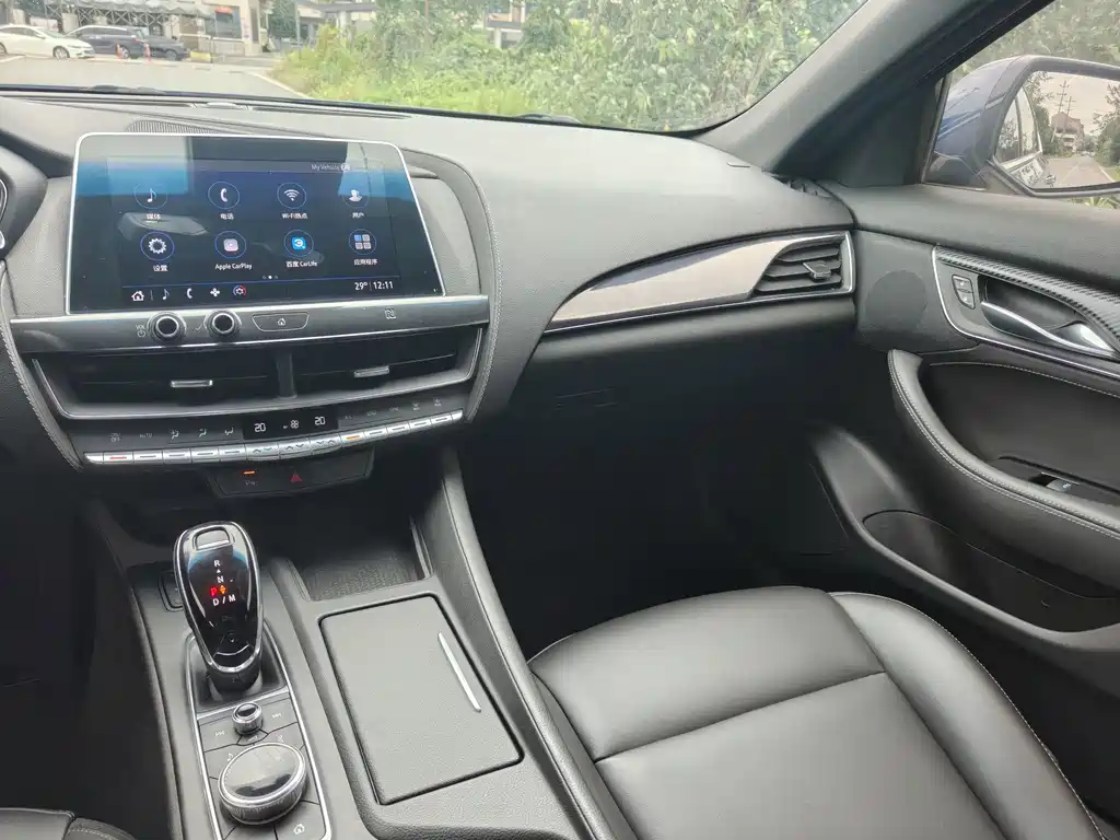 Cadillac CT5 — фото 8