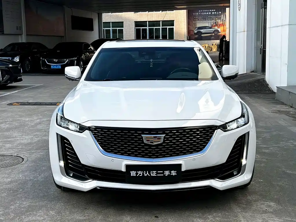 Cadillac CT5 — фото 2