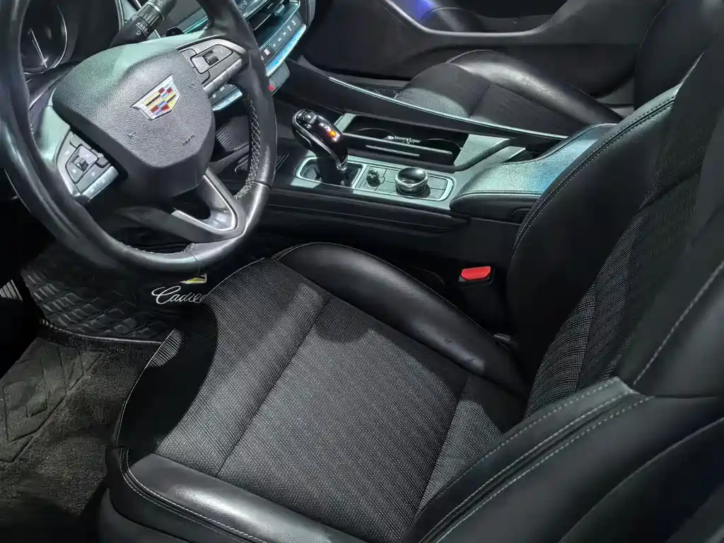 Cadillac CT5 — фото 6