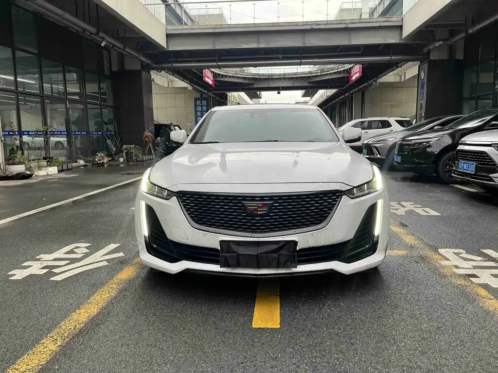 Cadillac CT5 — фото 2