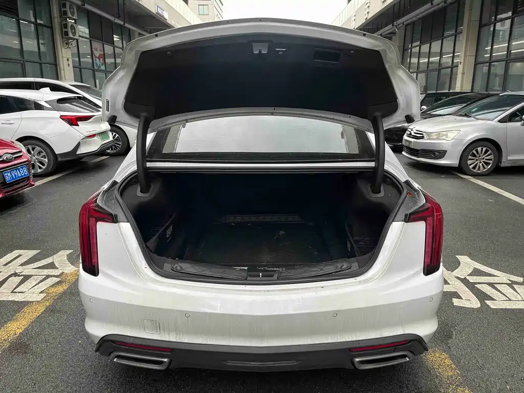 Cadillac CT5 — фото 18