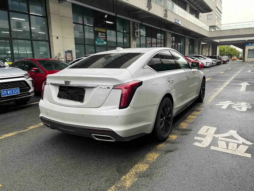 Cadillac CT5 — фото 19