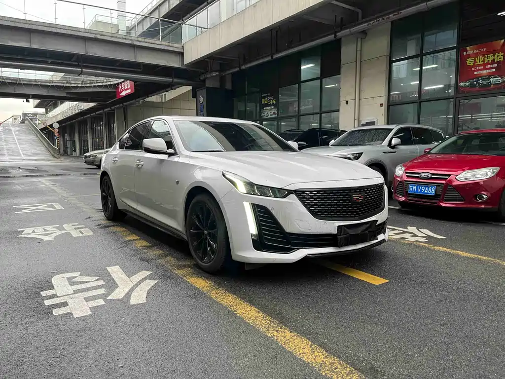 Cadillac CT5 — фото 3