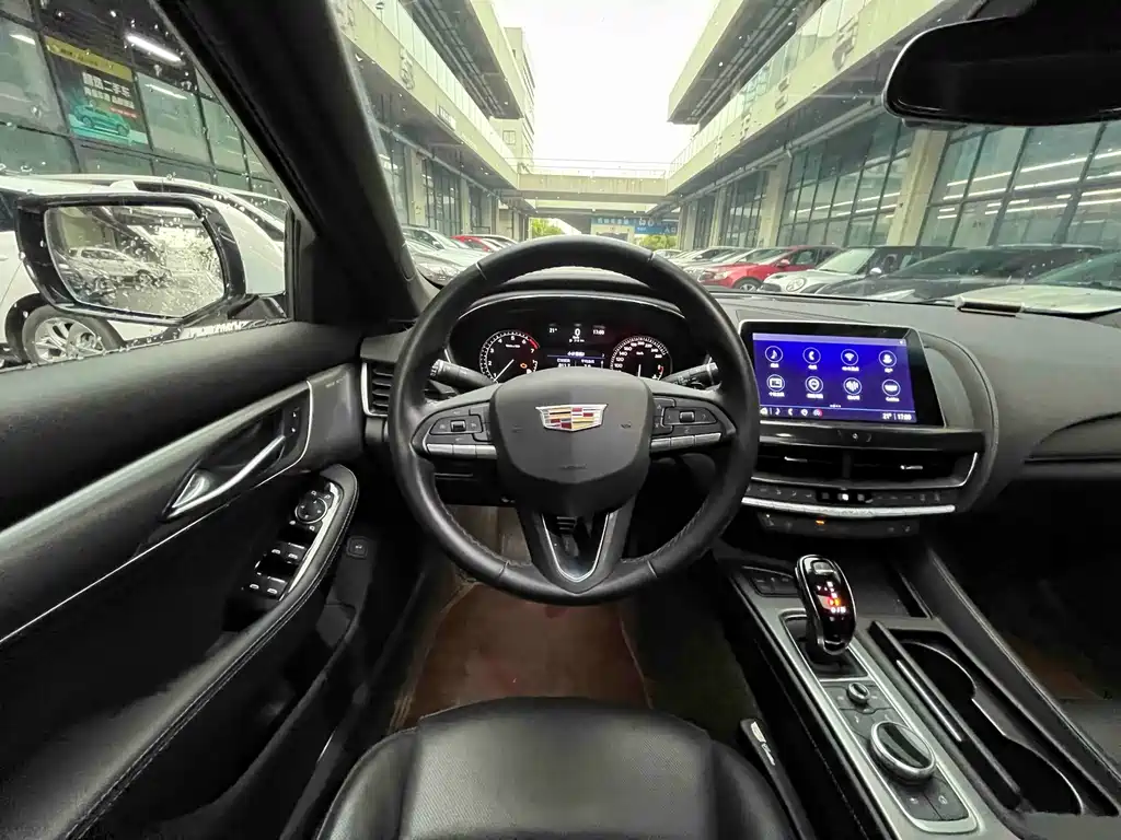 Cadillac CT5 — фото 6