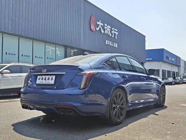 Cadillac CT5 — фото 6