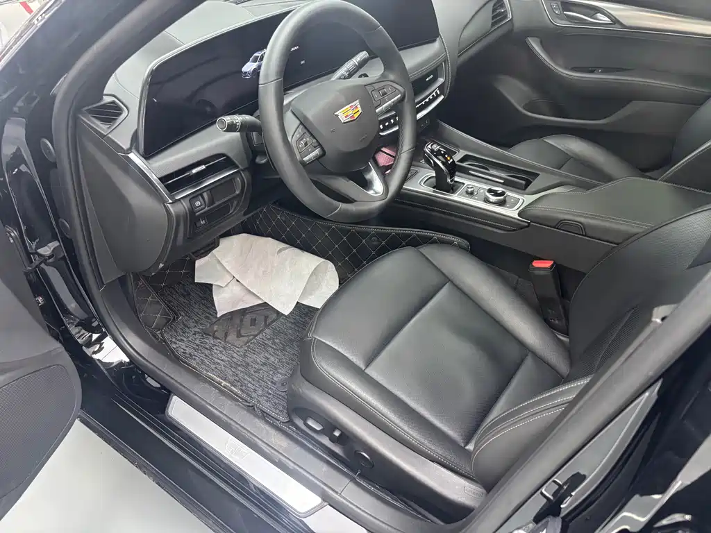 Cadillac CT5 — фото 5