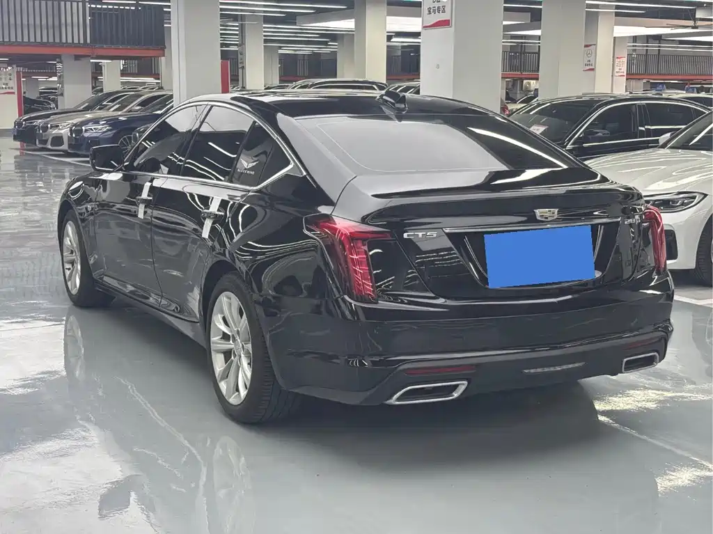 Cadillac CT5 — фото 7