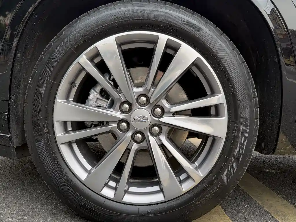Cadillac XT6 — фото 15