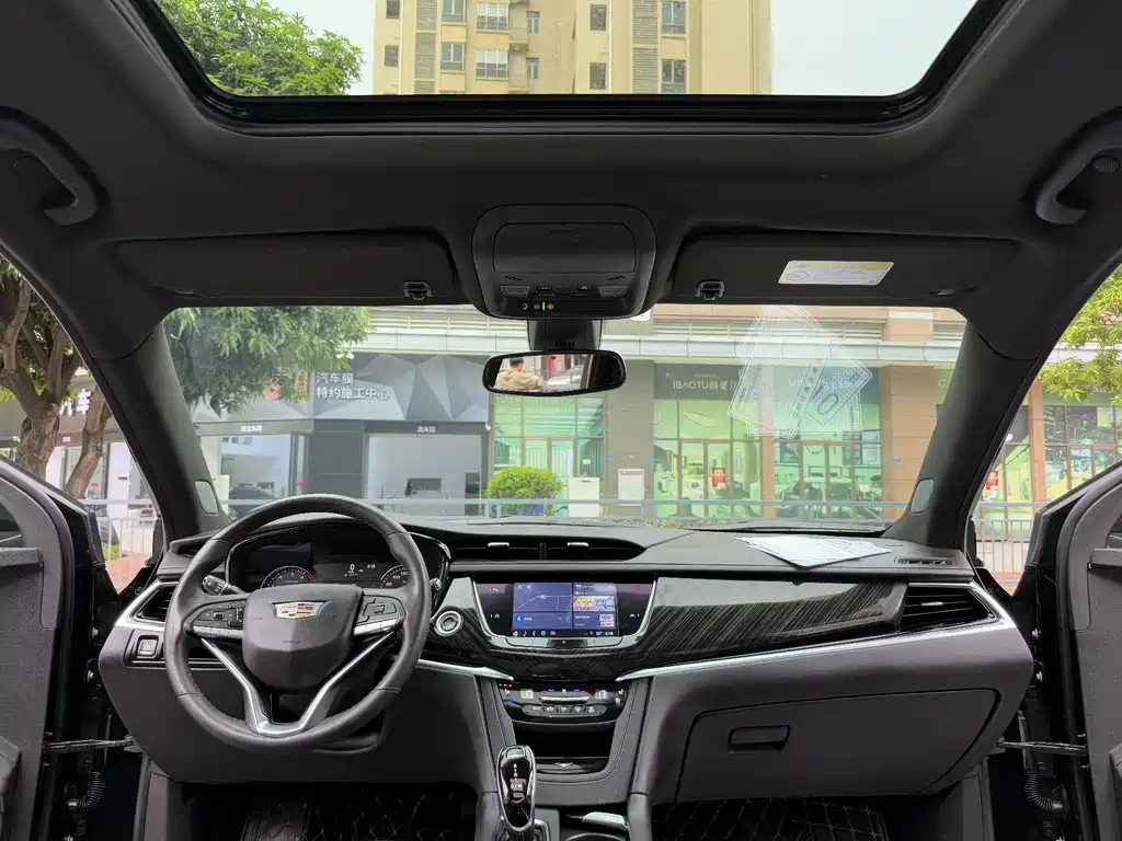 Cadillac XT6 — фото 33