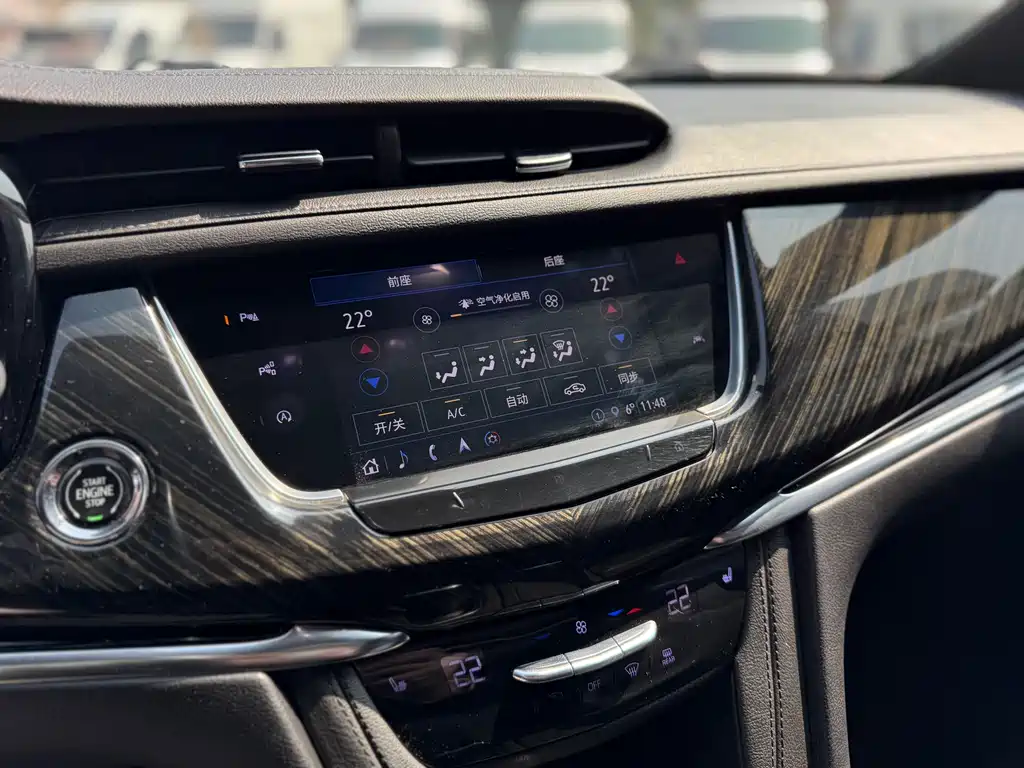 Cadillac XT6 — фото 13