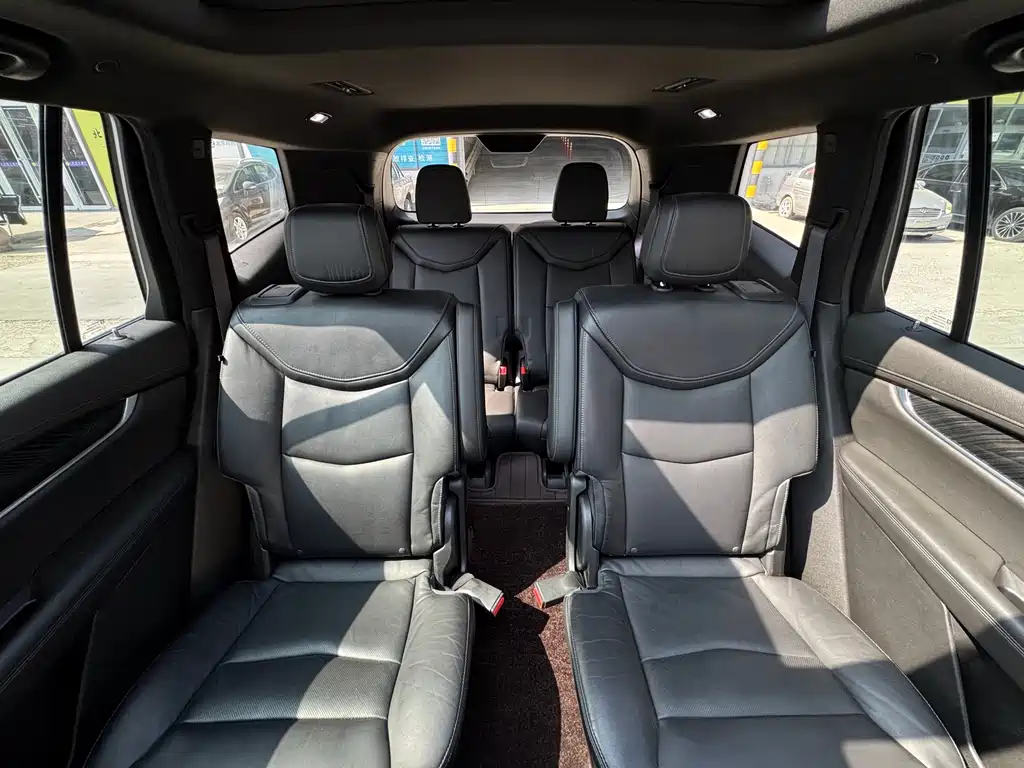 Cadillac XT6 — фото 18