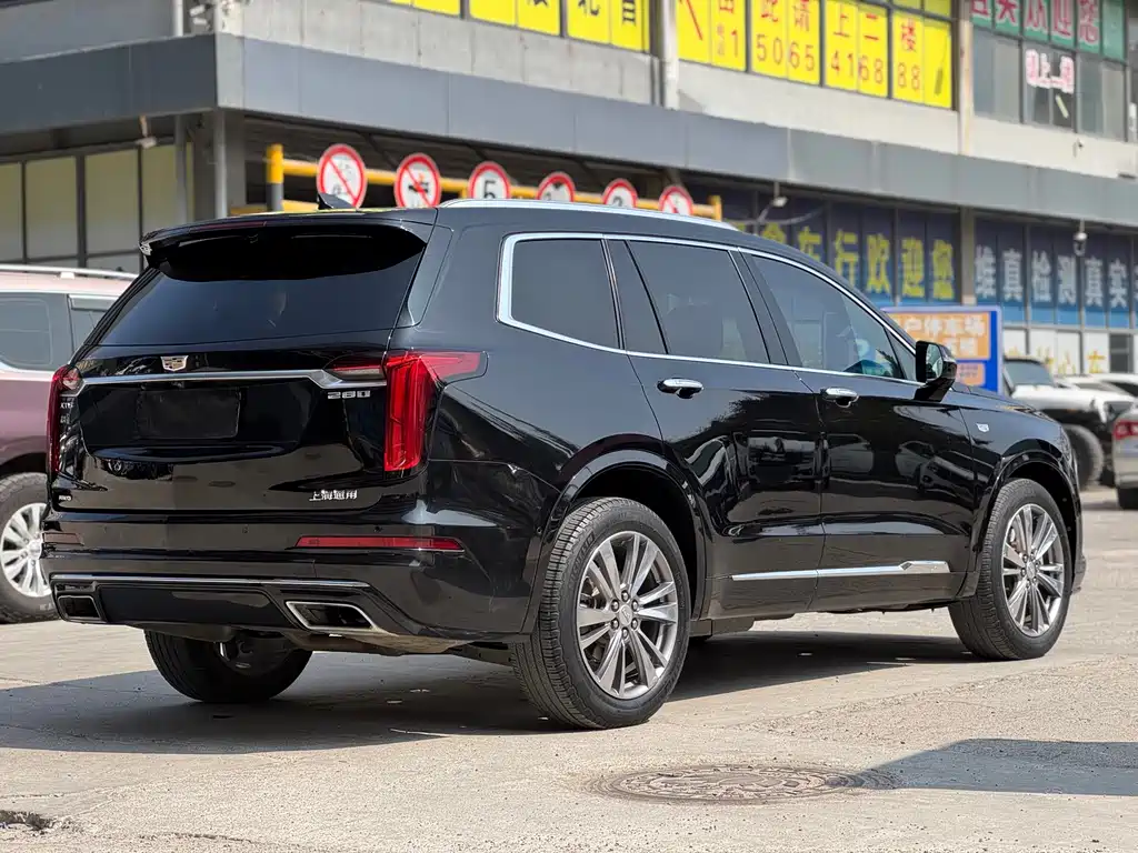 Cadillac XT6 — фото 8