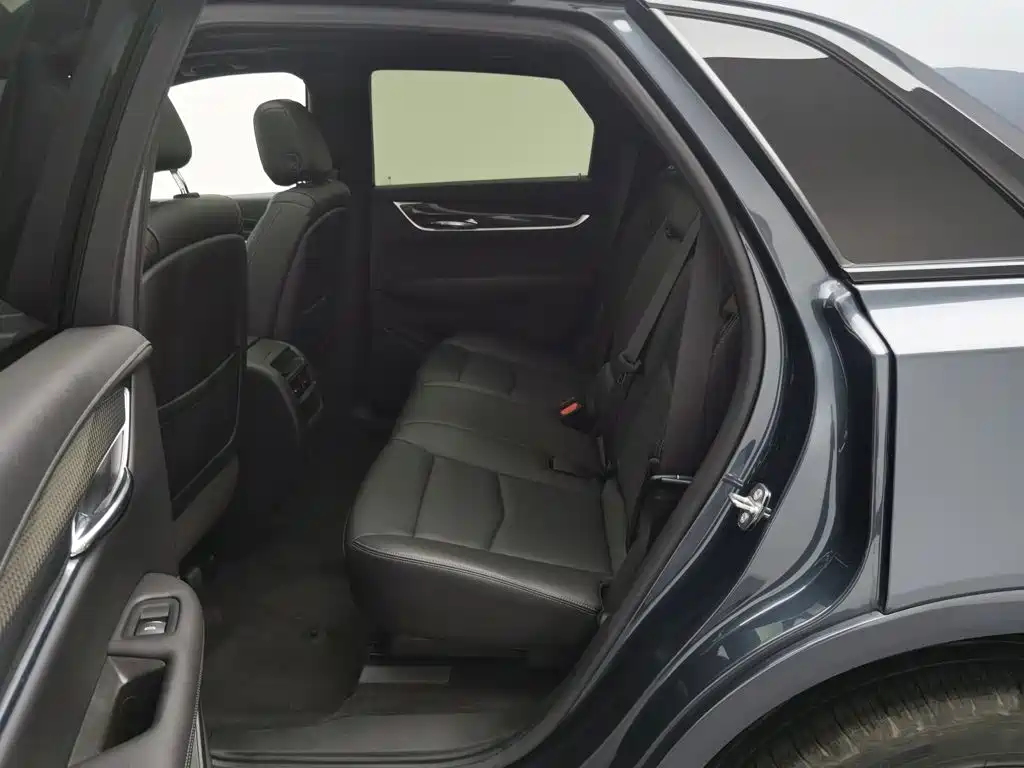Cadillac XT5 — фото 15