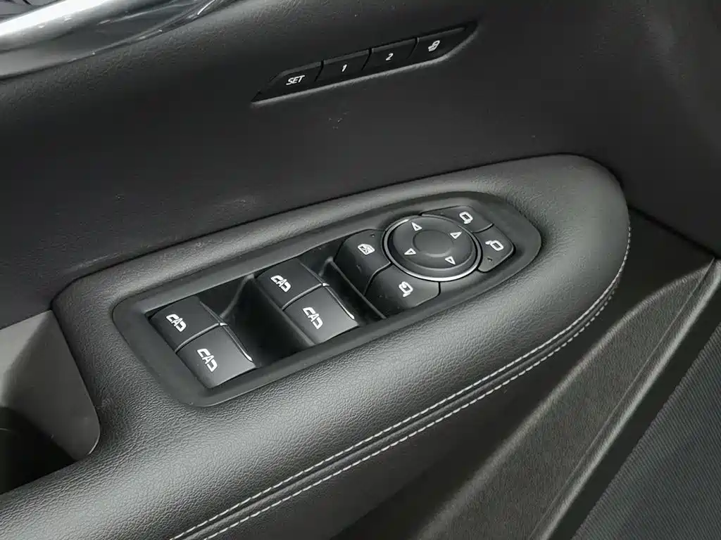 Cadillac XT5 — фото 9