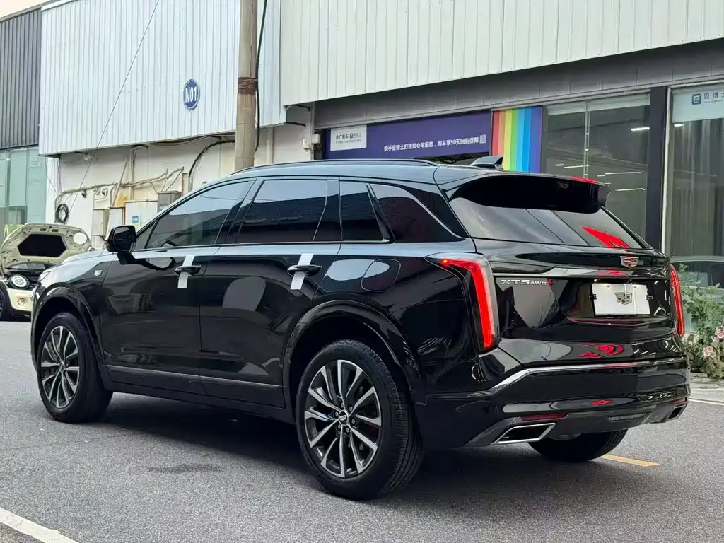 Cadillac XT5 — фото 7