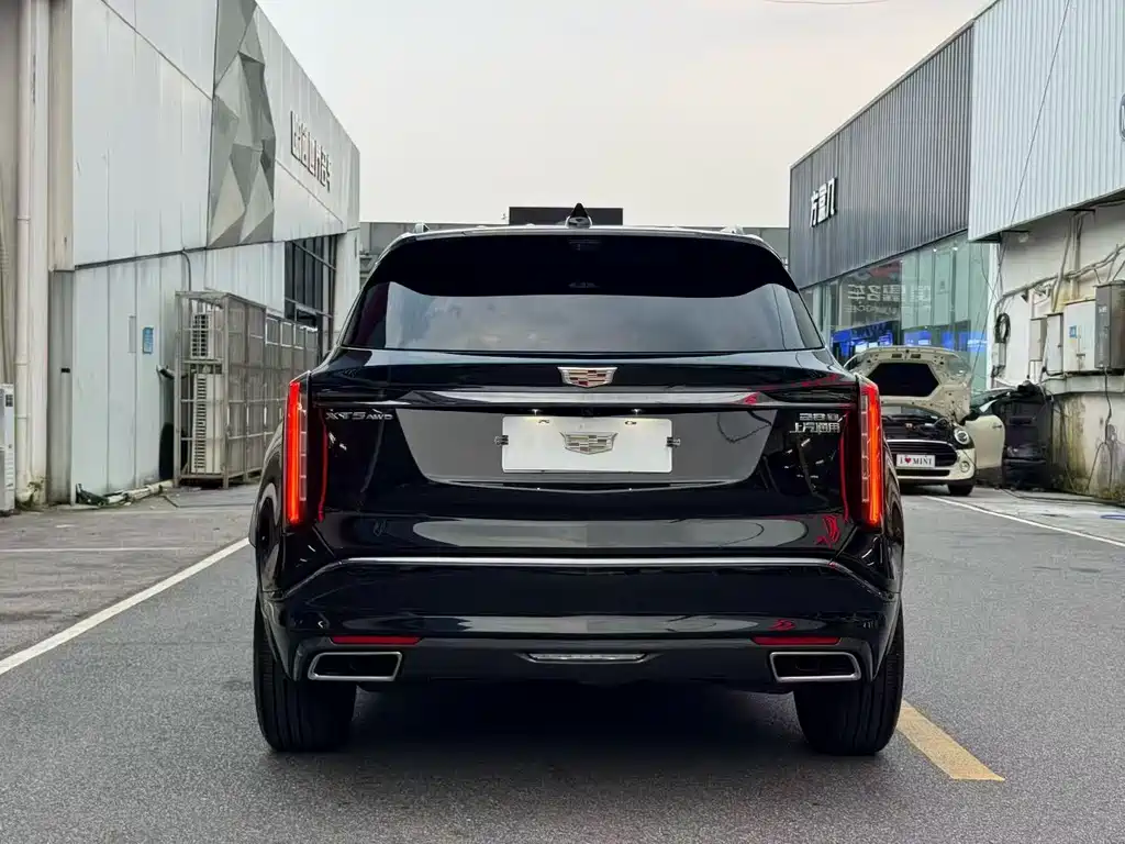 Cadillac XT5 — фото 8