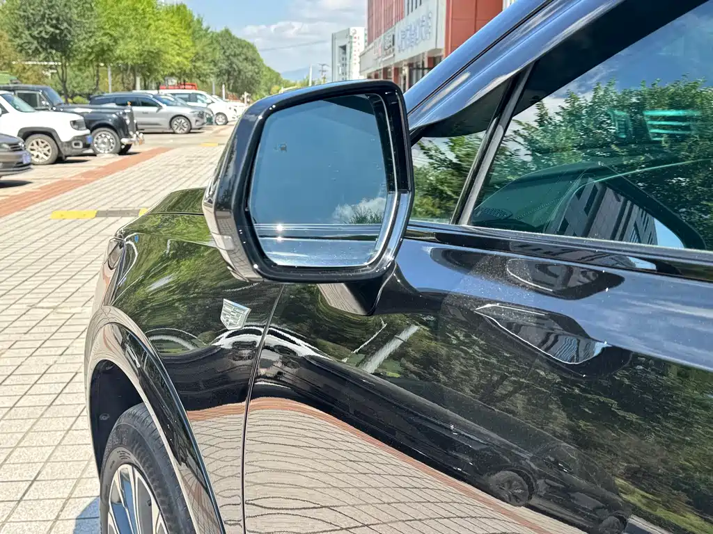 Cadillac XT5 — фото 6