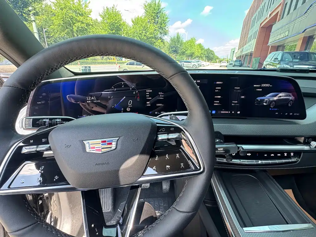 Cadillac XT5 — фото 9
