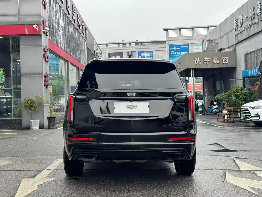Cadillac XT6 — фото 8