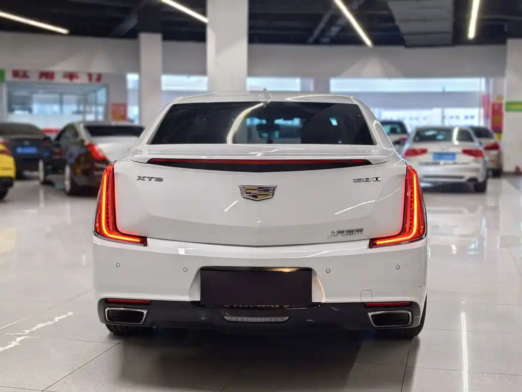 Cadillac XTS — фото 4