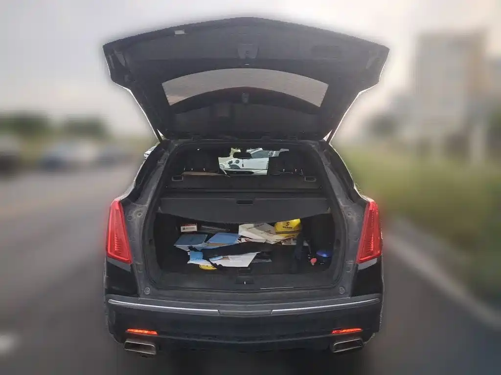 Cadillac XT5 — фото 17