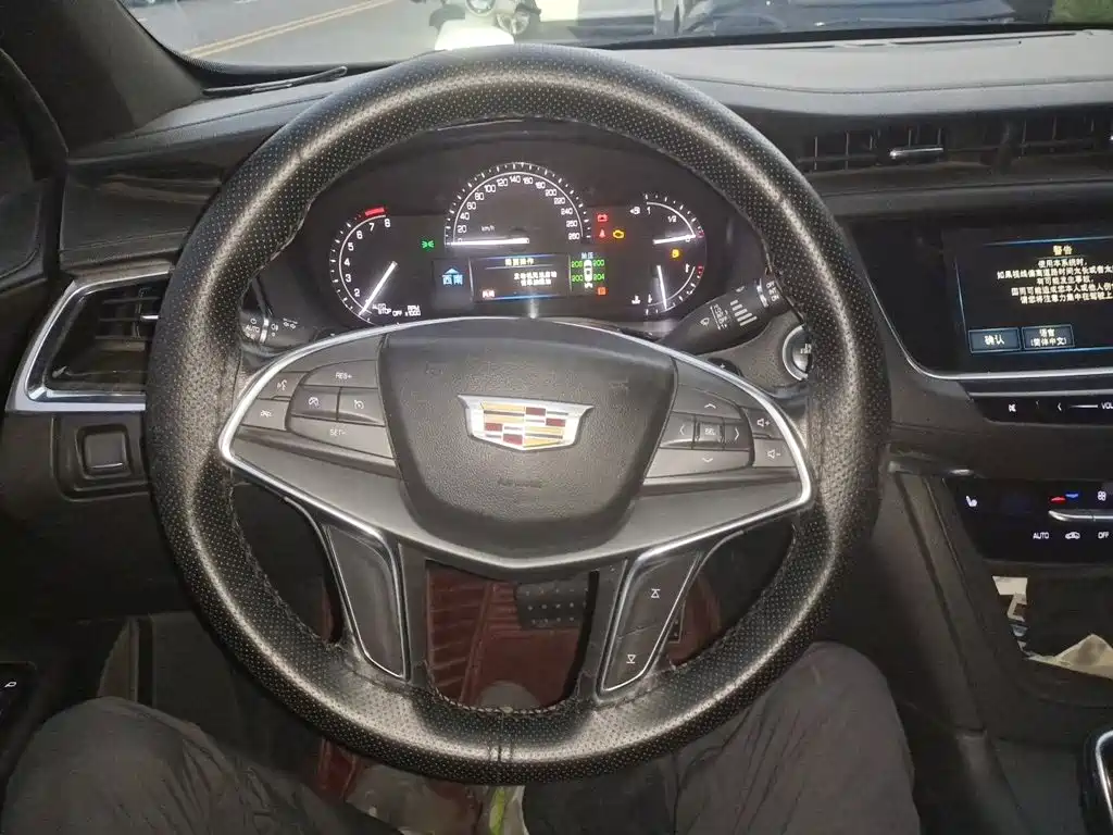 Cadillac XT5 — фото 4