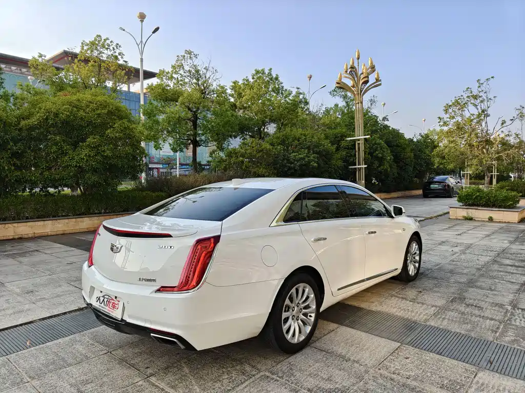Cadillac XTS — фото 6