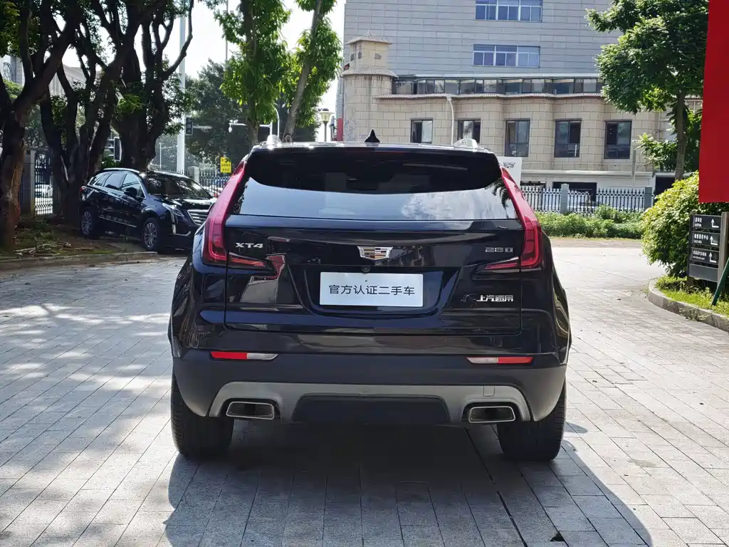 Cadillac XT4 — фото 6