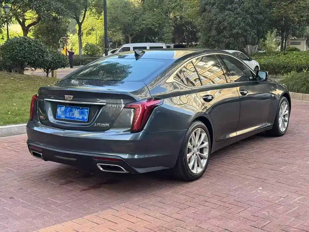 Cadillac CT5 — фото 8