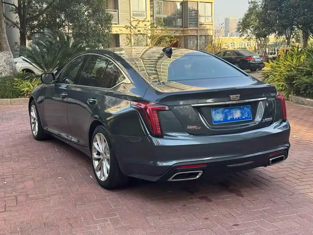 Cadillac CT5 — фото 9