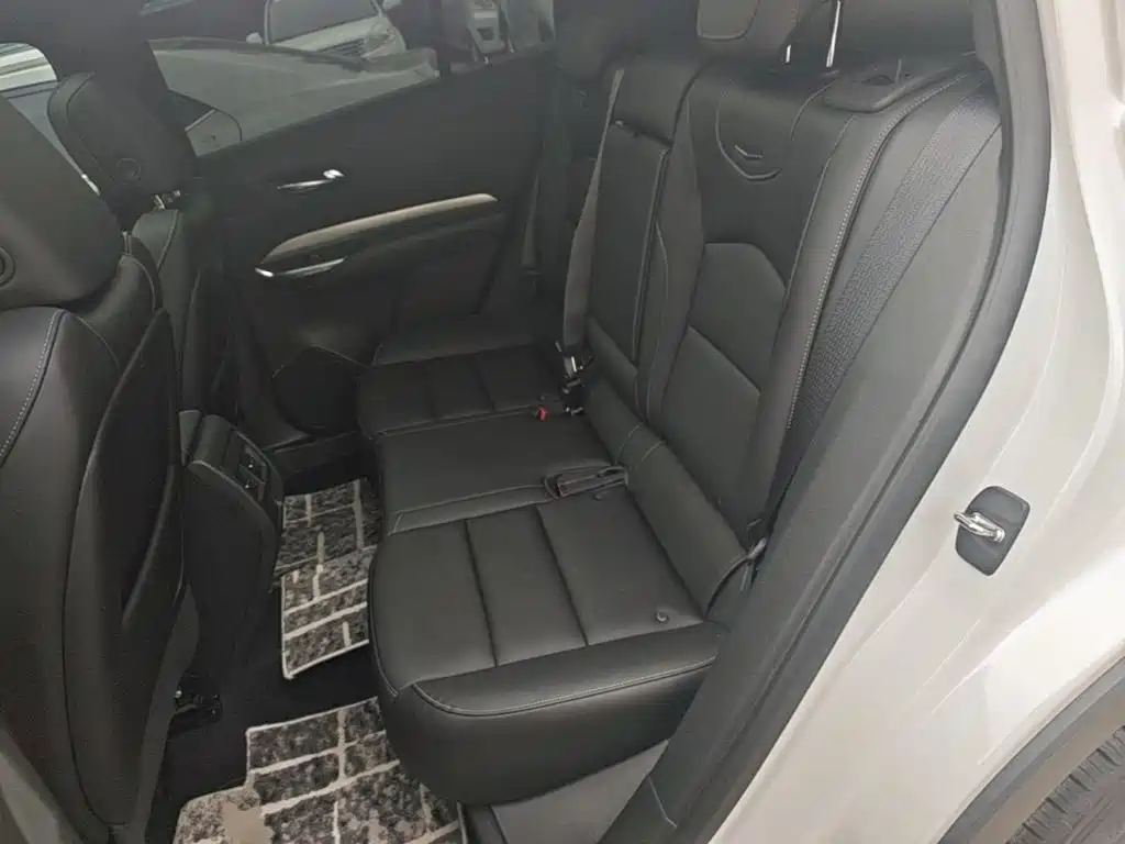 Cadillac XT4 — фото 17