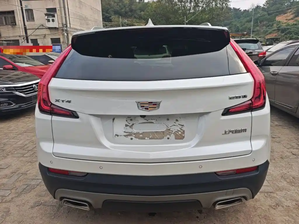 Cadillac XT4 — фото 6