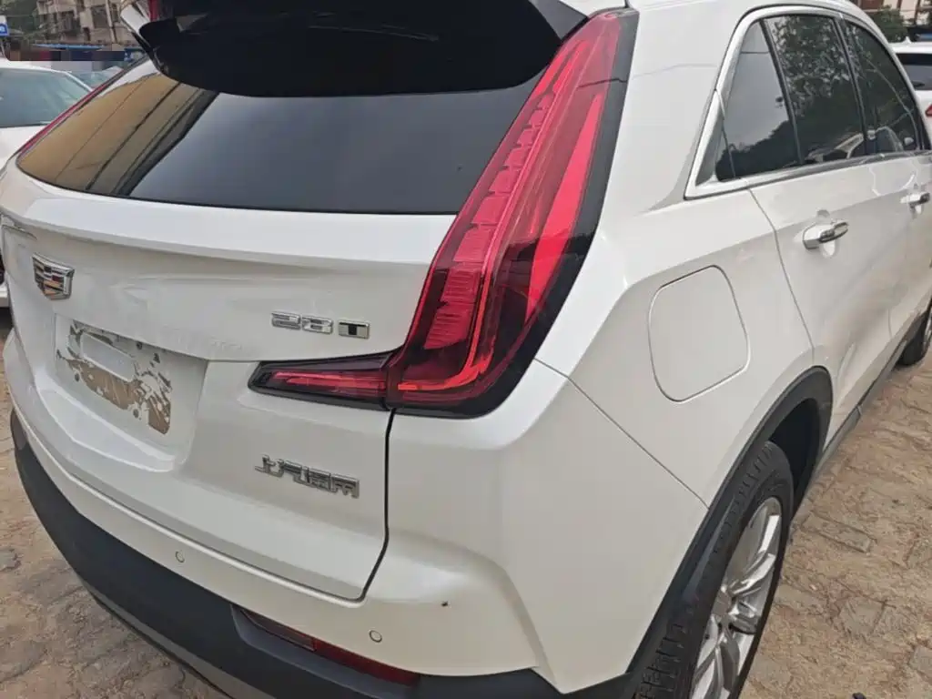 Cadillac XT4 — фото 8
